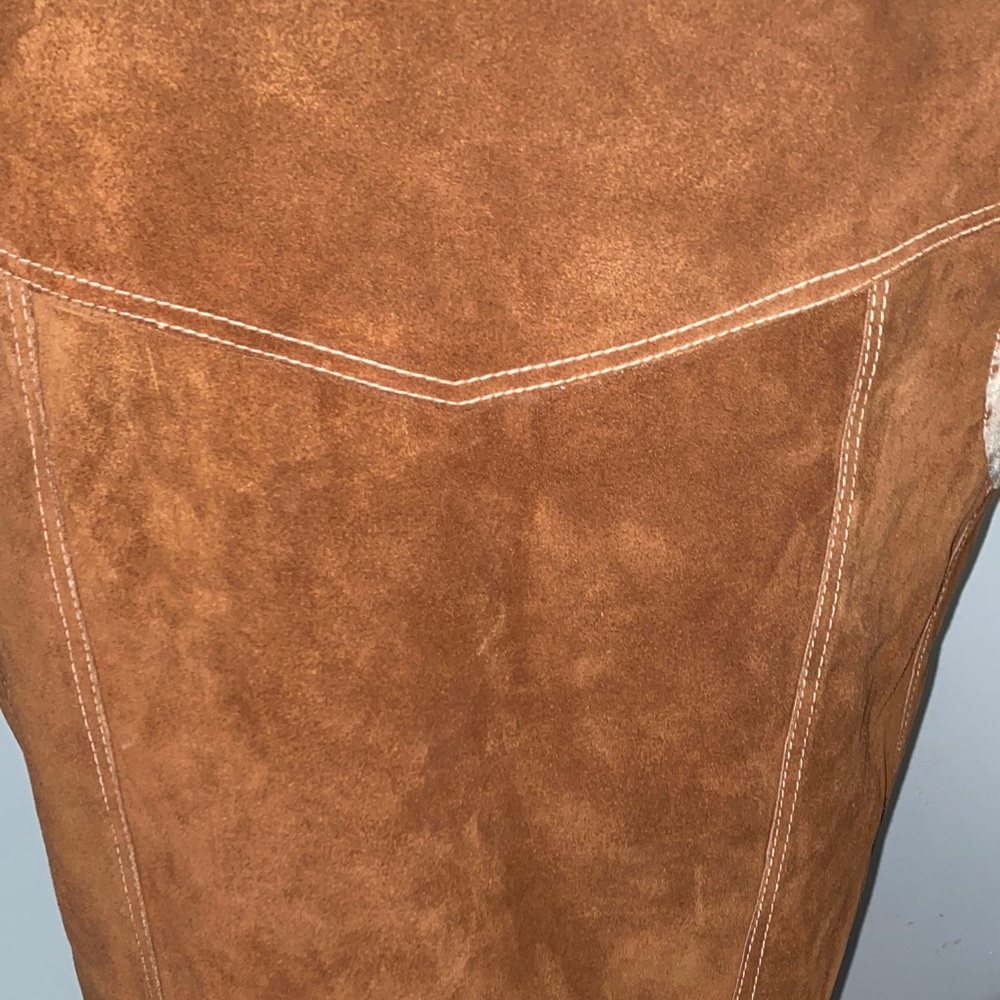 Vintage Brown Suede Shearling-Lined Vest - Picture 5 of 11